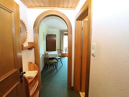 Countryside Apartment in Gmünd near Cross Country Skiing