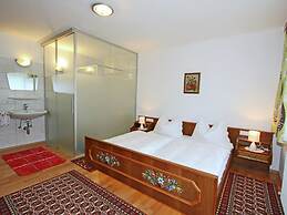 Cozy Apartment in Aschau im Zillertal near Ski Lift