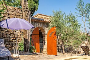 Hidden Retreat in Chassiers