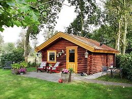 Cottage near Lake & Forest with Garden in Gramsbergen