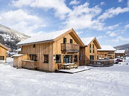 Beautiful Chalet With hot tub