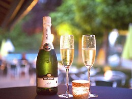 Country House With Fireplace at Bedafse Bergen