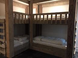 Country House With Fireplace at Bedafse Bergen