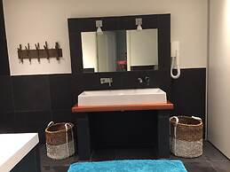 Country House With Fireplace at Bedafse Bergen