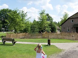 Country House With Fireplace at Bedafse Bergen