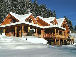 Chalet in Bad Kleinkirchheim With 2 Saunas
