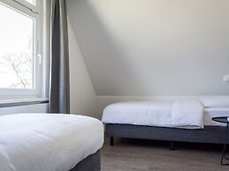 Bungalow in De Cocksdorp With Garden