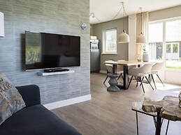 Bungalow in De Cocksdorp With Garden