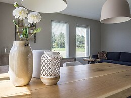 Bungalow in De Cocksdorp With Garden