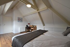 Family Home in Zeewolde by Forest Trails