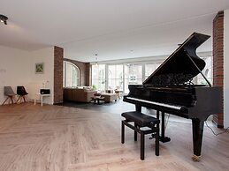 Pet-friendly Mansion