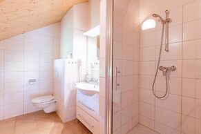 Luxurious Chalet in Murau with Outside Hot Tub