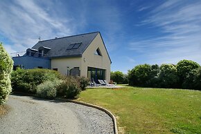 Seaside Villa With Pool in Moelan