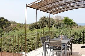 Villa in Luberon With Saltwater Pool