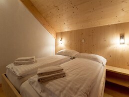 Attractive Chalet on the Slopes