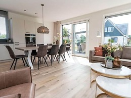 Lovely Villa With Sauna Near De Koog