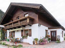 Lovely Apartment in Kleinarl near Ski Area