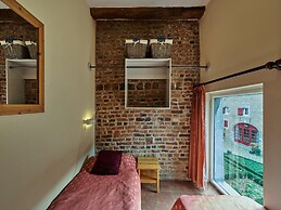 Spacious Villa near Town Center in Mesch