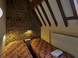 Spacious Villa near Town Center in Mesch