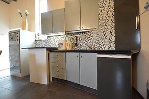 Spacious Villa near Town Center in Mesch