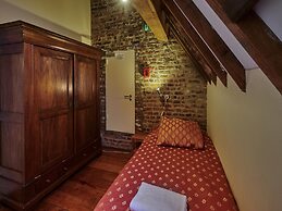 Spacious Villa near Town Center in Mesch