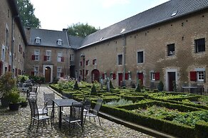 Spacious Villa near Town Center in Mesch