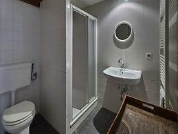 Spacious Villa near Town Center in Mesch