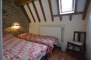 Spacious Villa near Town Center in Mesch