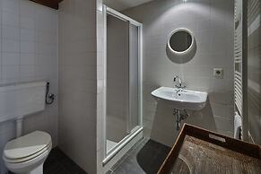 Spacious Villa near Town Center in Mesch