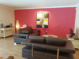 Villa Alba: Sunlit Comfort in Lirac