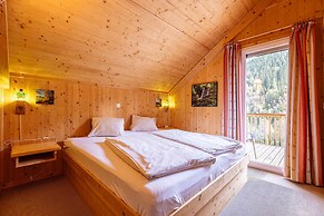 Spacious Chalet near Kreischberg Ski Area