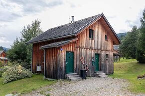 Spacious Chalet near Kreischberg Ski Area