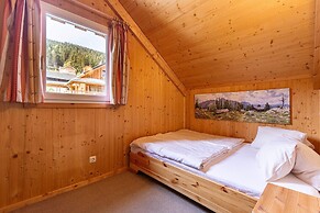 Spacious Chalet near Kreischberg Ski Area