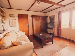 Hideaway: Sauna, Tennis & Trampoline