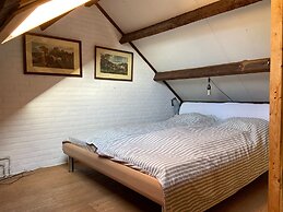 Hideaway: Sauna, Tennis & Trampoline