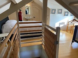 Hideaway: Sauna, Tennis & Trampoline