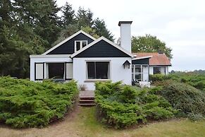 Hideaway: Sauna, Tennis & Trampoline