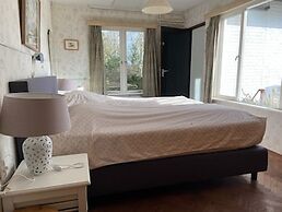 Hideaway: Sauna, Tennis & Trampoline