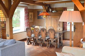 Hideaway: Sauna, Tennis & Trampoline