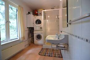 Hideaway: Sauna, Tennis & Trampoline