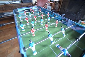 Hideaway: Sauna, Tennis & Trampoline