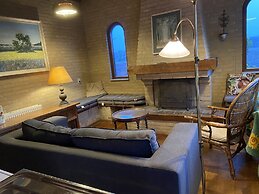 Hideaway: Sauna, Tennis & Trampoline