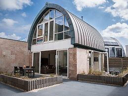 Luxury Apartment Near the Beach