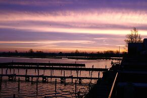 Luxury Apartment Near the Beach