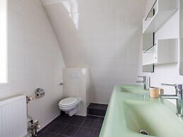 Luxury Apartment Near the Beach