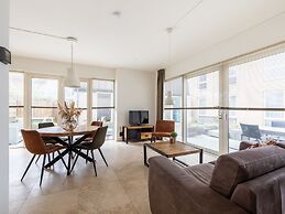 Luxury Apartment Near the Beach