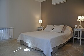 Farmhouse in Carpentras With Pool