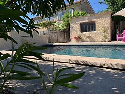 Farmhouse in Carpentras With Pool