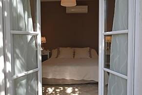 Farmhouse in Carpentras With Pool