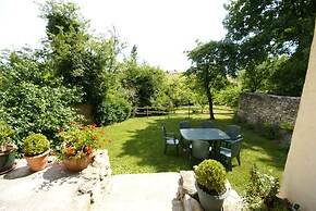 Seigneulles Garden Escape